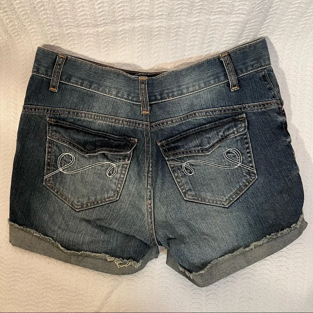 mossimo supply / distressed blue jean shorts - Picture 4 of 6